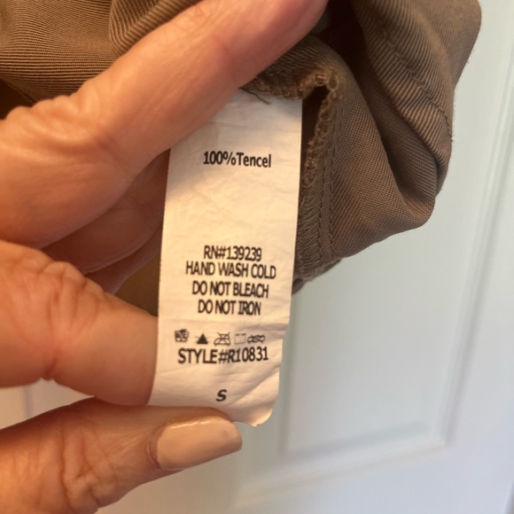 Cute Light brown DO&BE shirt in small with fringe - Picture 6 of 12